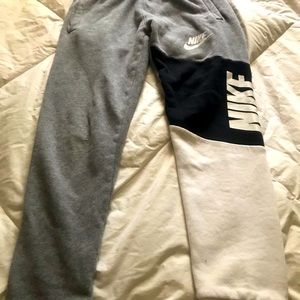 Nike joggers size boys small